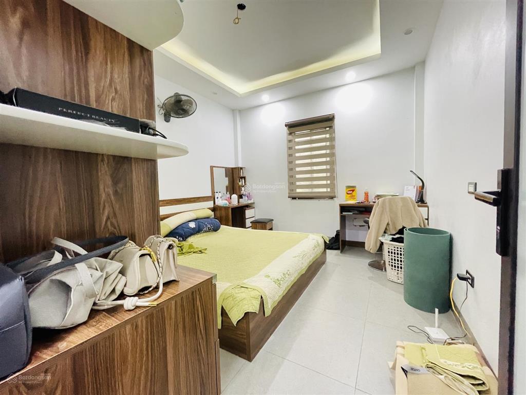 Bán nhà đại từ, linh đàm. dt 46m2, 5 tầng, giá còn 8.58 tỷ, nhà 2 thoáng, view hồ, ở hoặc cho thuê