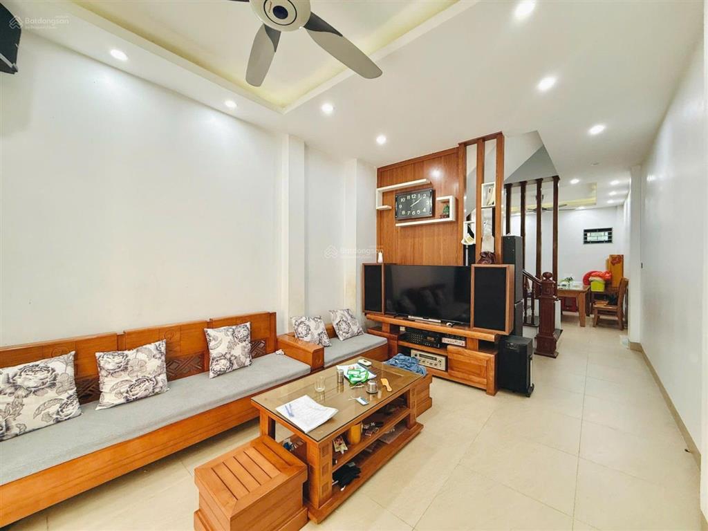 Bán nhà đại từ, linh đàm. dt 46m2, 5 tầng, giá còn 8.58 tỷ, nhà 2 thoáng, view hồ, ở hoặc cho thuê