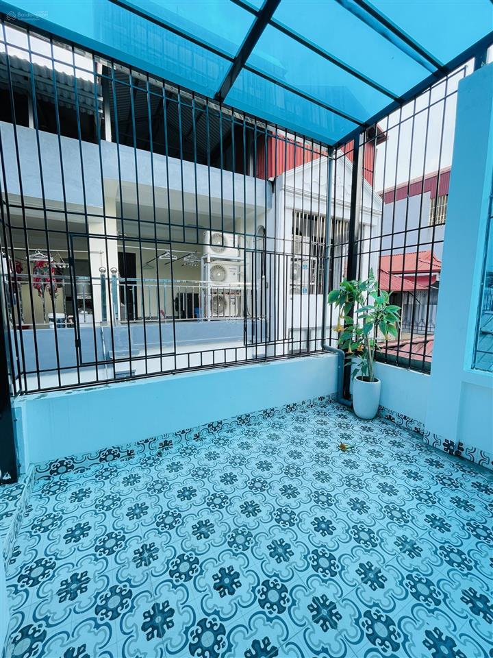 Bán nhà đường láng, đống đa, cạnh trường gtvt, ô tô tránh, dt 37m2, 5 tầng thang máy, giá tốt