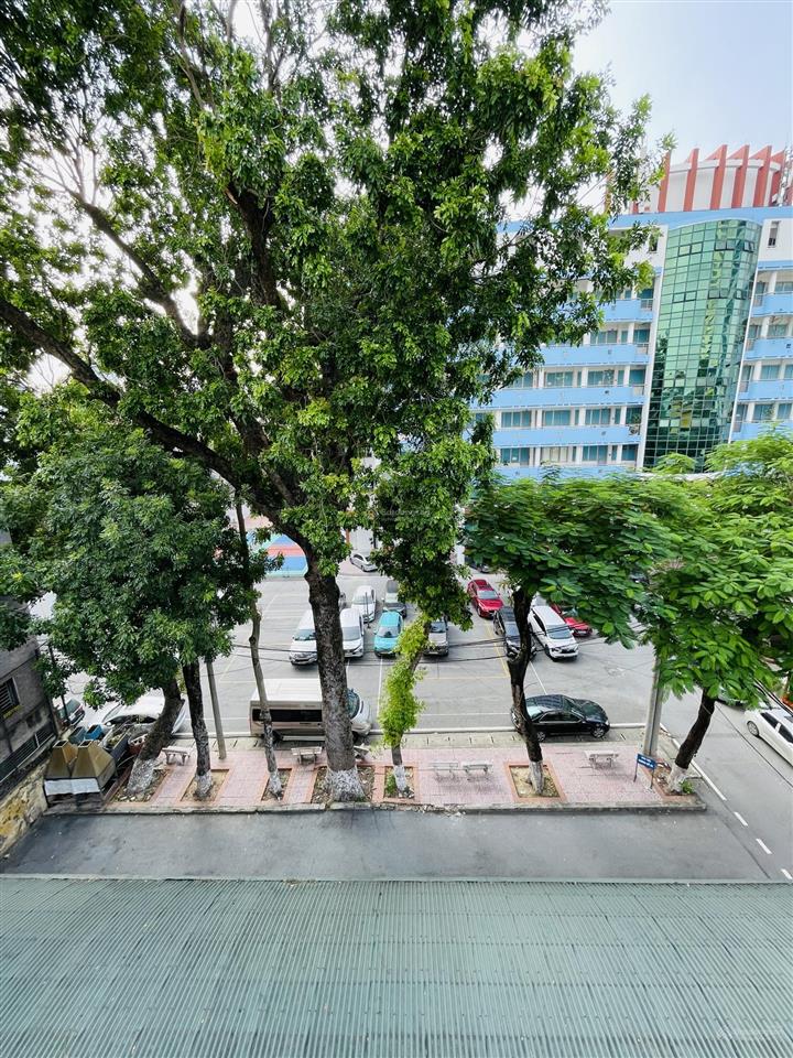 Bán nhà đường láng, đống đa, cạnh trường gtvt, ô tô tránh, dt 37m2, 5 tầng thang máy, giá tốt
