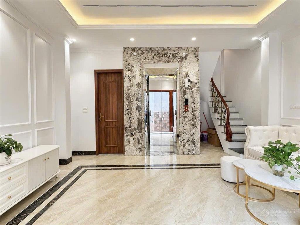 Bán nhà định công, ô tô đỗ cửa, 6 tầng thang máy, mới cứng, gần đường 2.5, dt 35m2, giá hơn 8 tỷ