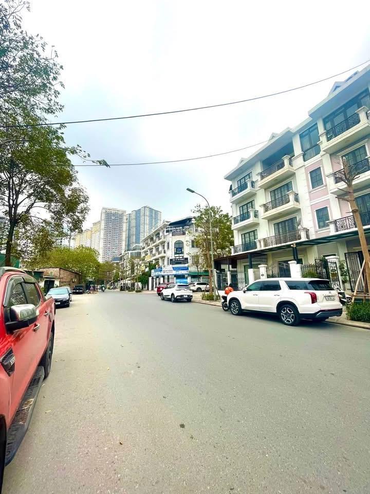 Bán nhà kim giang, đại kim, sau đh thăng long, dt 32m2, 5 tầng, giá chỉ hơn 5 tỷ  cực hiếm