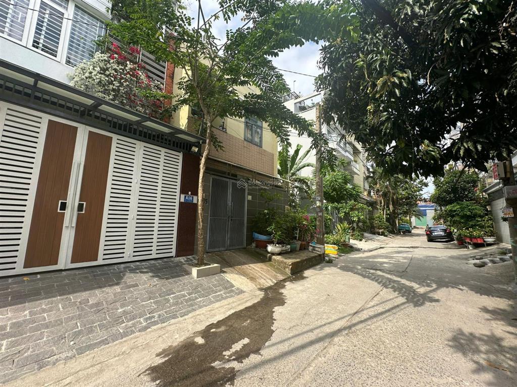 12 tỷ bán gấp giảm còn 10,5 tỷ, mt đường 8m, sổ riêng vào ở ngay, miễn tg. 0934 022 ***