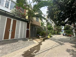 12 tỷ bán gấp giảm còn 10,5 tỷ, mt đường 8m, sổ riêng vào ở ngay, miễn tg. 0934 022 ***