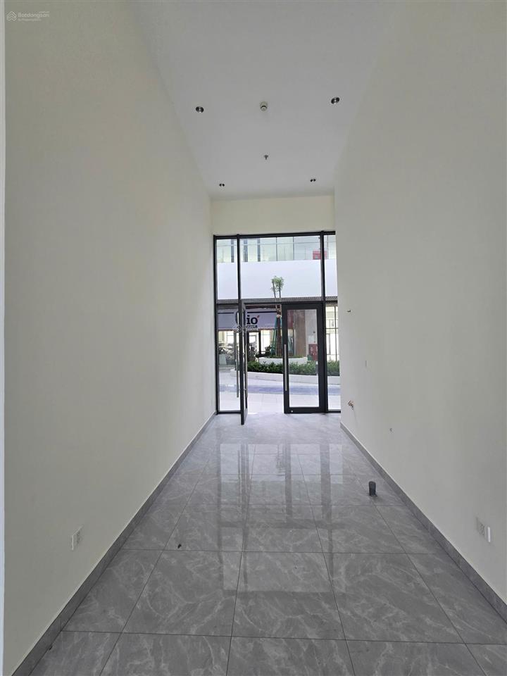 Shophouse chỉ 9tr/tháng  diện tích vừa tầm, vị trí đắc địa cho cửa hàng hoa & nhà thuốc