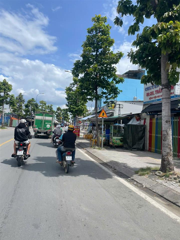 Bán nhà mặt tiền 24x78m giá 115 tỷ Đường Lê Thị Hà