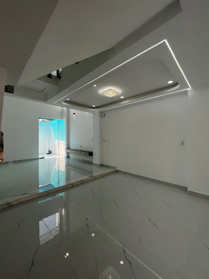 Bán nhà 1 lửng 2 lầu 5x17m giá nhỉnh 6 tỷ Đường 12m Gần Lê Văn Khương