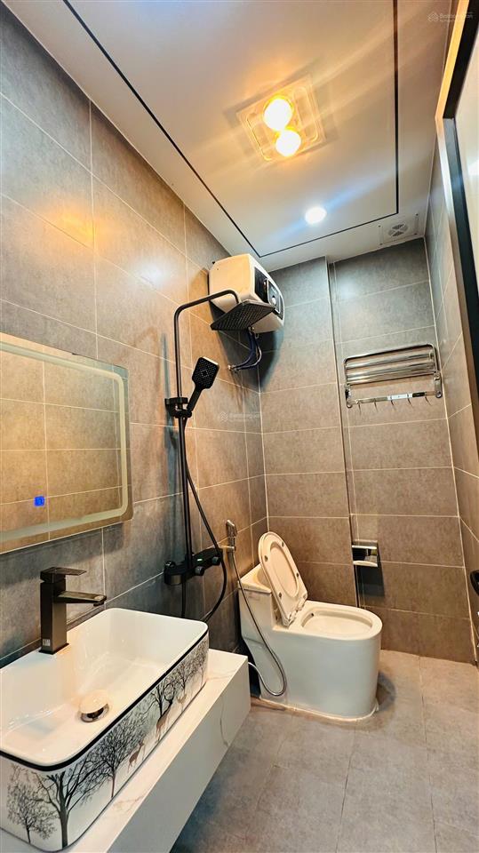 Chính chủ cắt lỗ căn nhà 04 tầng  full nội thất gần cầu kiến an. nhà xây mới, độc lập