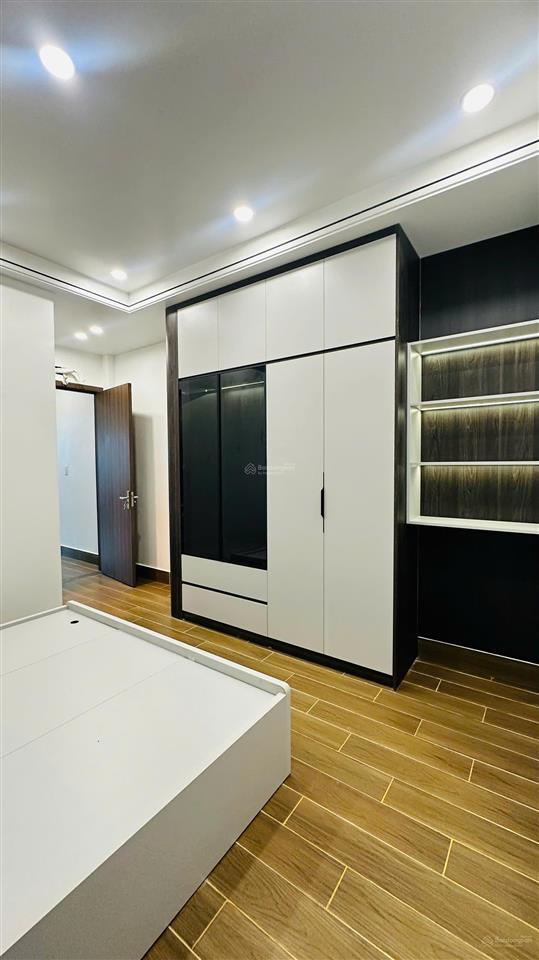 Chính chủ cắt lỗ căn nhà 04 tầng  full nội thất gần cầu kiến an. nhà xây mới, độc lập