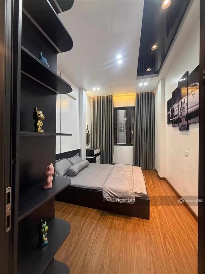 Đường láng nhà đẹp 30m x 6 tầng sổ đỏ đẹp đống đa full nội thất , ngõ thông gần phố, thông láng hạ