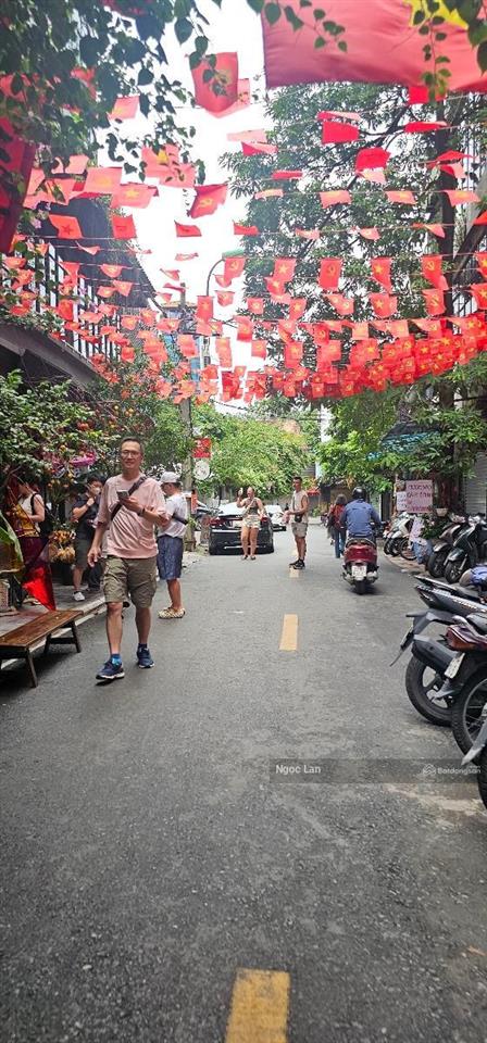 Bán nhà phố cổ tầng 2 tông đản sổ đỏ to đùng 44/80m2 lô góc view mặt phố nhà siêu đẹp 3 ngủ 2vs