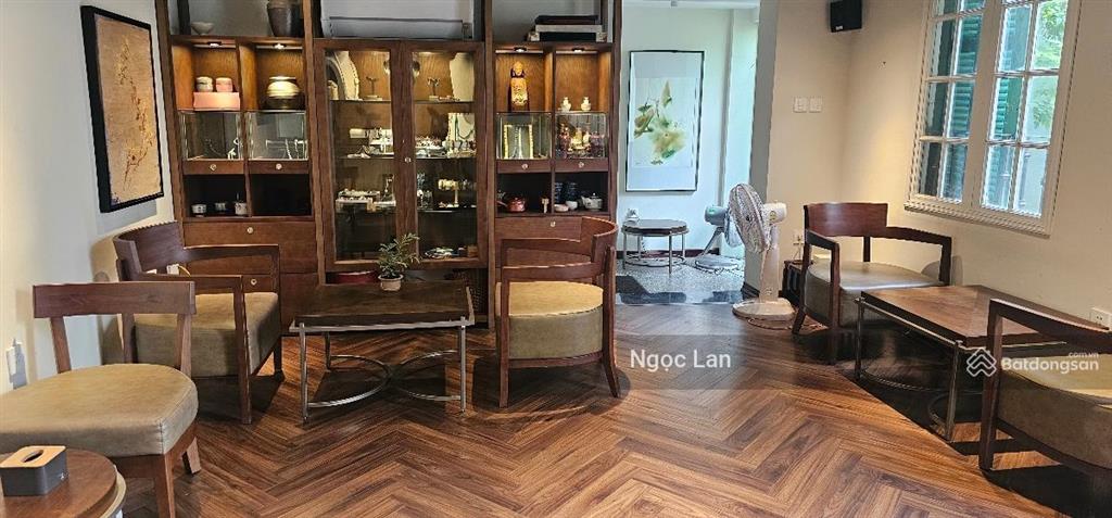 Bán nhà phố cổ tầng 2 tông đản sổ đỏ to đùng 44/80m2 lô góc view mặt phố nhà siêu đẹp 3 ngủ 2vs