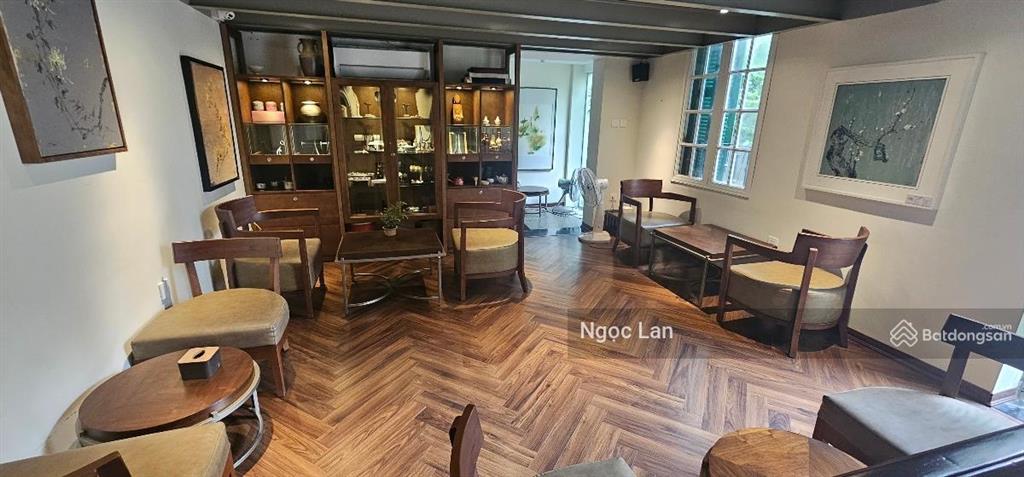 Bán nhà phố cổ tầng 2 tông đản sổ đỏ to đùng 44/80m2 lô góc view mặt phố nhà siêu đẹp 3 ngủ 2vs