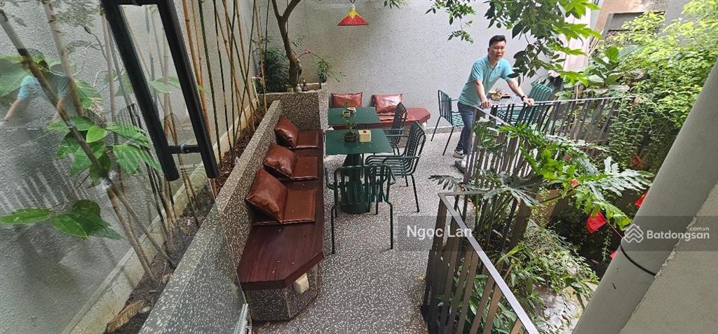 Bán nhà phố cổ tầng 2 tông đản sổ đỏ to đùng 44/80m2 lô góc view mặt phố nhà siêu đẹp 3 ngủ 2vs