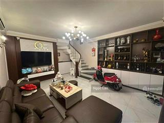 Bán nhà riêng tại quán thánh  sổ đỏ ba đình 25m x 4 tầng 3pn + 3wc mặt tiền 4m  cách phố chỉ 10m