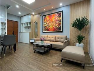 Cần tiền bán gấp nhà dân xây phố hào nam sổ đỏ 40 m x5 tầng lô góc 3 ngủ ngõ rộng gần ô tô cát linh