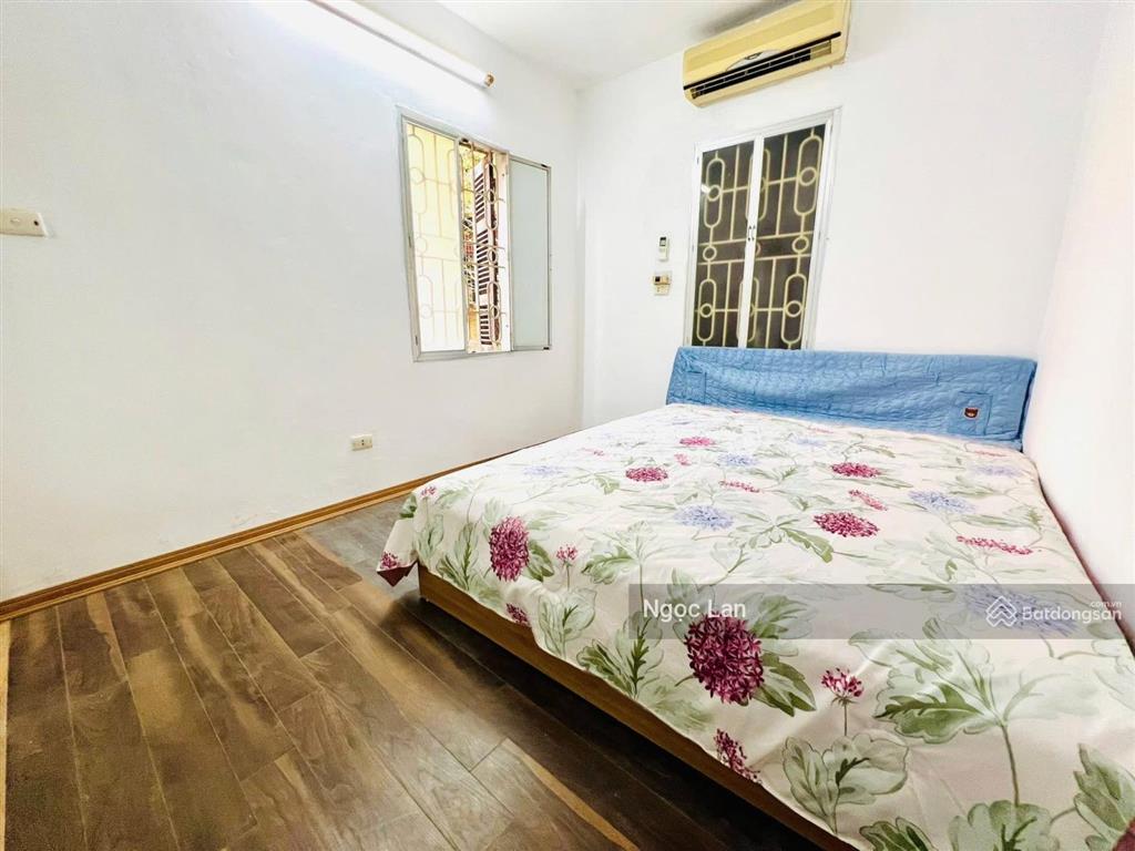 Hiếm lắm phố thái thịnh nhà 5 tỷ sổ đỏ 160 m2 (tầng 2 + 3) tập thể 6 ngủ full nhà cực đẹp 3 thoáng