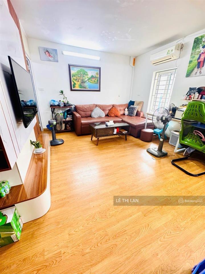 Nhà có 3 ban công sổ đỏ tập thể văn chương 41/80m2 lô góc 2 ngủ