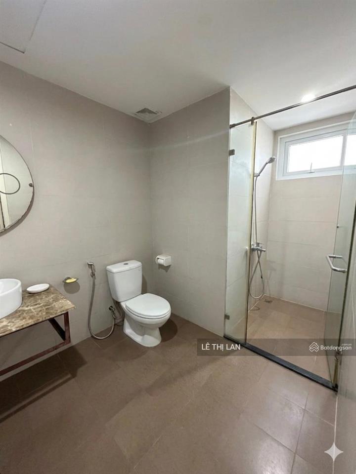 Hoàn kiếm  5 tỷ căn hộ tập thể 65m2 sổ đỏ phố cổ, vị trí đắc địa lý thường kiệt  phan chu trinh