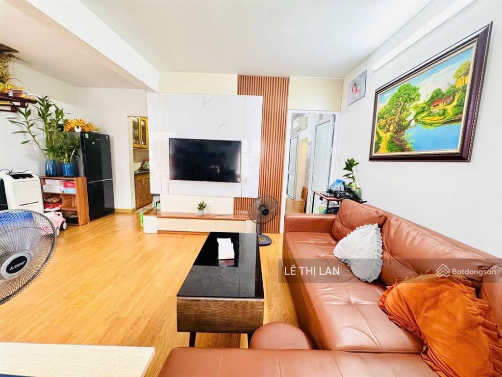 Văn chương  tôn đức thắng đống đa nhà 80 m2 sổ đỏ tập thể ô tô dừng đỗ lô góc view phố chỉ 4,2 tỷ