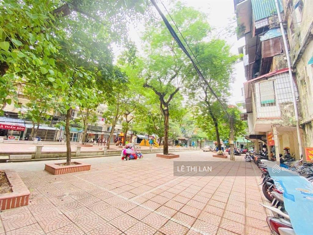 Văn chương  tôn đức thắng đống đa nhà 80 m2 sổ đỏ tập thể ô tô dừng đỗ lô góc view phố chỉ 4,2 tỷ