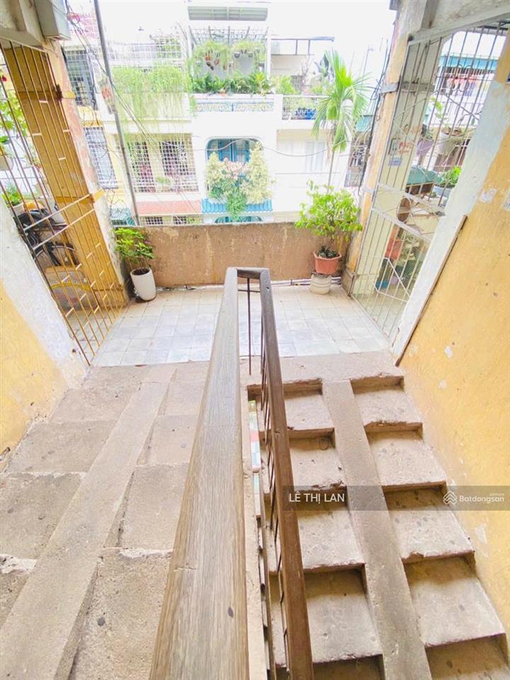 Văn chương  tôn đức thắng đống đa nhà 80 m2 sổ đỏ tập thể ô tô dừng đỗ lô góc view phố chỉ 4,2 tỷ