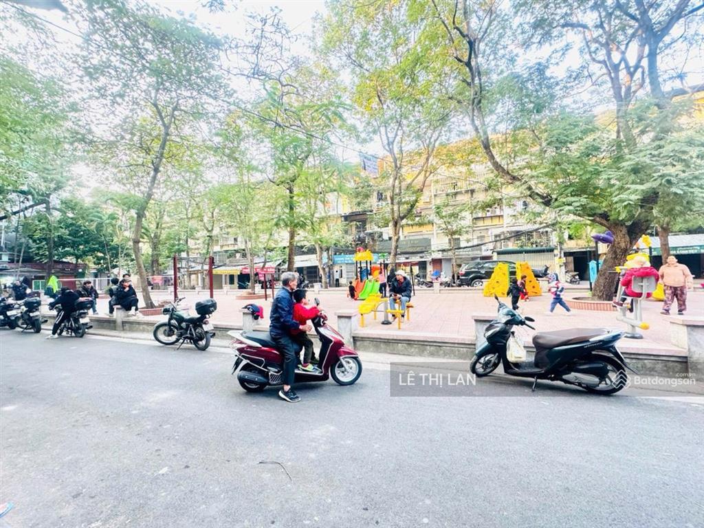 Văn chương  tôn đức thắng đống đa nhà 80 m2 sổ đỏ tập thể ô tô dừng đỗ lô góc view phố chỉ 4,2 tỷ