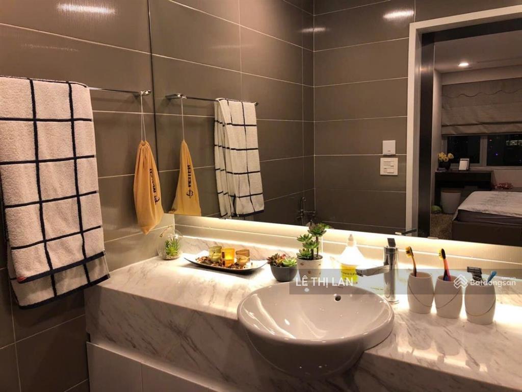 Nam thành công phố hoàng ngọc phách 5 tỷ sổ đỏ tập thể tầng 3 đống đa 33/120 m2  3 ngủ 2 vs lô góc