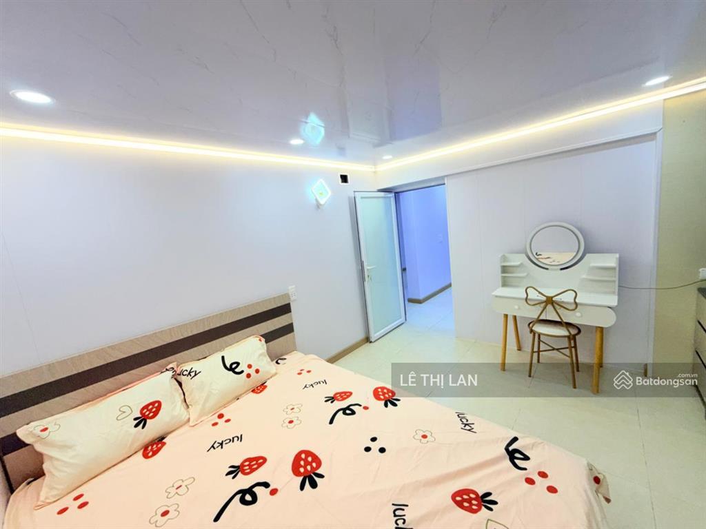 Tôn đức thắng 3,3 tỷ sổ đỏ 55 m2 tầng 1 tập thể ô tô đỗ cửa ở & kd full nội thất mới koong 2 ngủ to