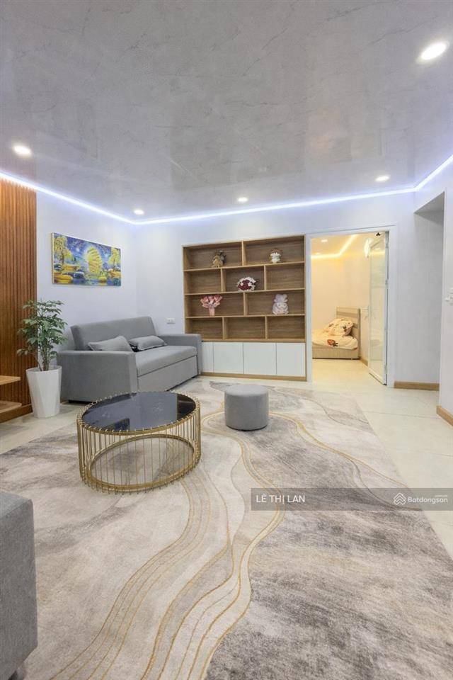 Tôn đức thắng 3,3 tỷ sổ đỏ 55 m2 tầng 1 tập thể ô tô đỗ cửa ở & kd full nội thất mới koong 2 ngủ to