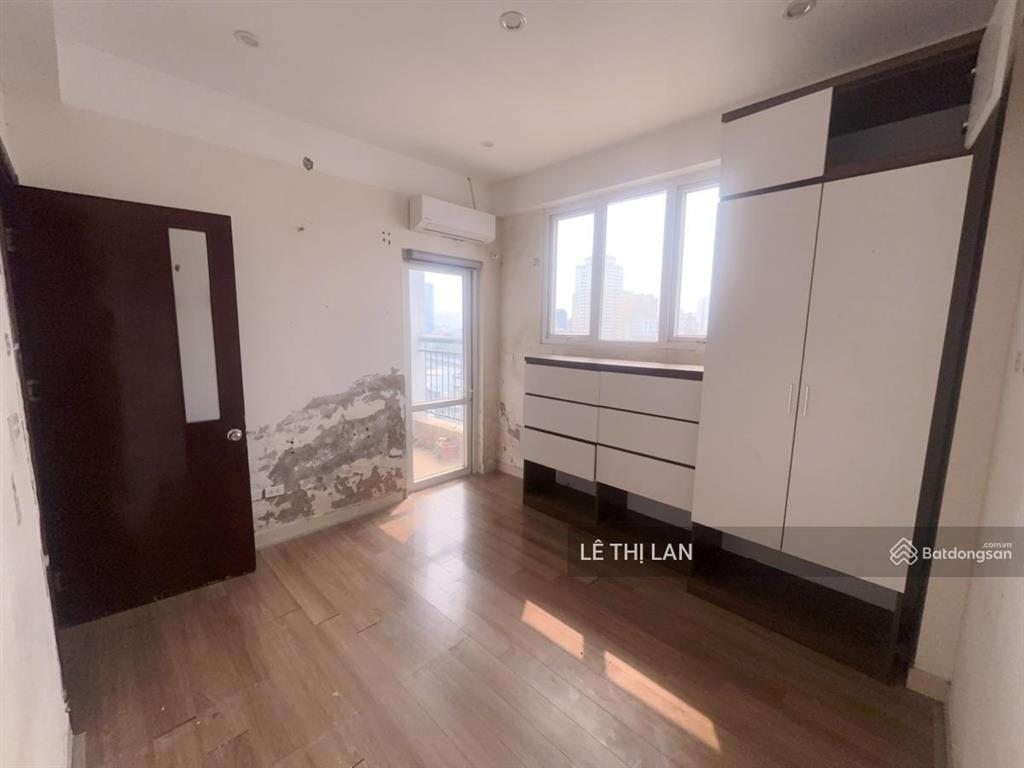 Chung cư b14 kim liên mặt phố phạm ngọc thạch tầng trung 75 m2 sổ đỏ đống đa 6,8 tỷ 2 ngủ thoáng.