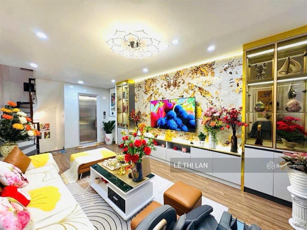 Bán nhà tại huỳnh thúc kháng, đống đa 4,4 tỷ, 90m2, 3pn, 2wc, tập thể tầng 2 đẹp như cc hiện đại