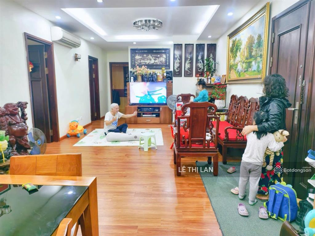 Tập thể tầng 2 tôn thất tùng 5 tỷ nhà đẹp sổ đỏ đống đa 35/120 m2 sử dụng 3 ngủ 2 vs.