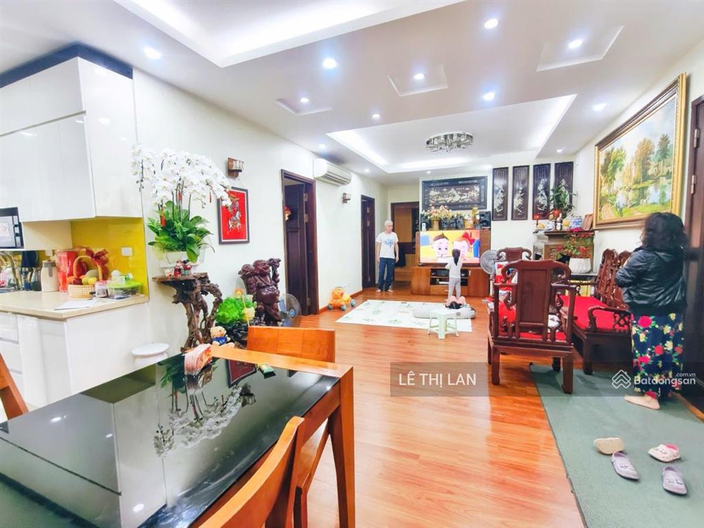 Tập thể tầng 2 tôn thất tùng 5 tỷ nhà đẹp sổ đỏ đống đa 35/120 m2 sử dụng 3 ngủ 2 vs.