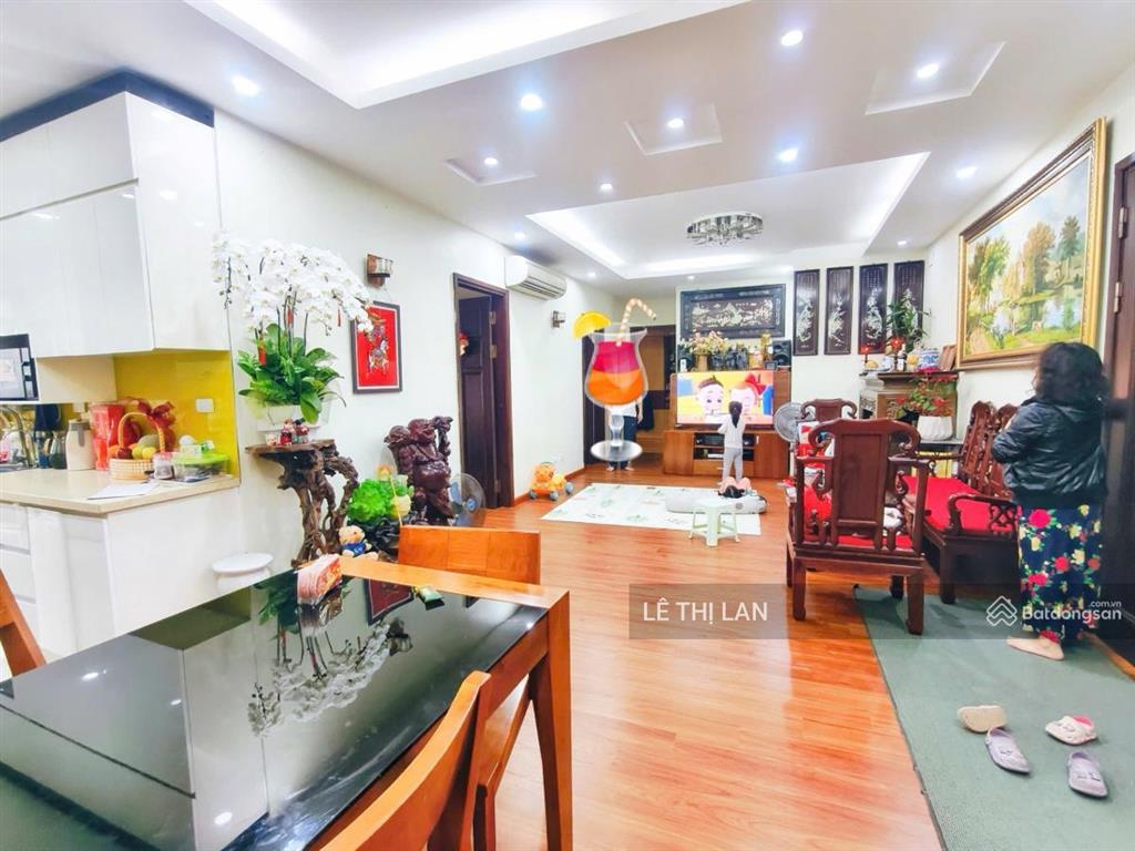 Tập thể tầng 2 tôn thất tùng 5 tỷ nhà đẹp sổ đỏ đống đa 35/120 m2 sử dụng 3 ngủ 2 vs.