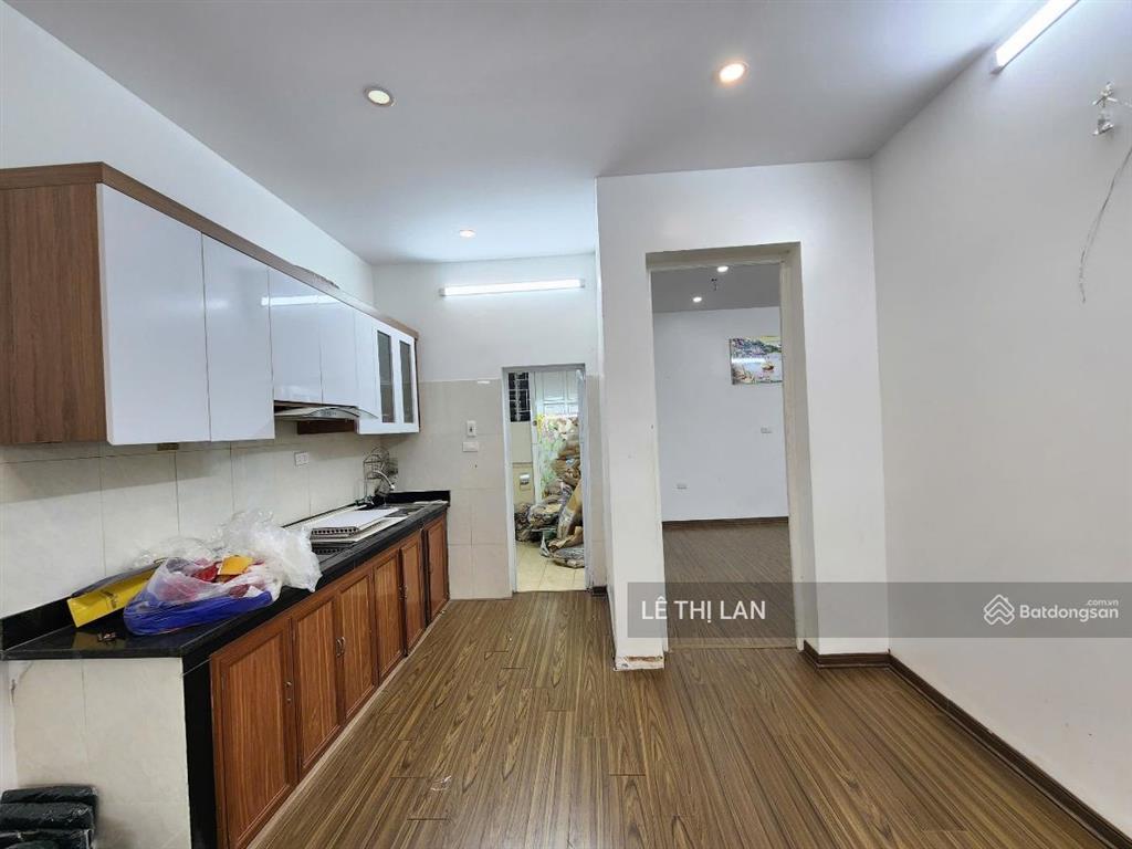 Gấp, nhà bán phố cổ lò sũ  tôn đản sổ đỏ hk 85 m2 tt 3 ngủ 2 vs sát mặt phố ô tô qua , làm homstay
