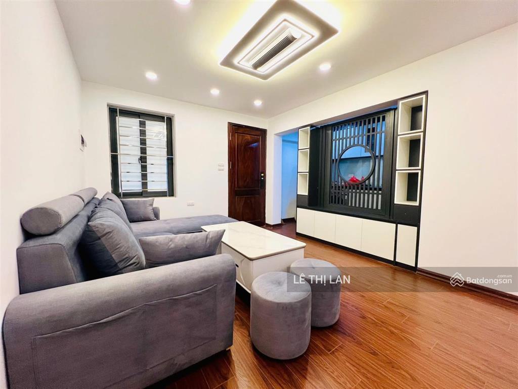5 tỷ nhà đẹp phố nguyễn chí thanh sổ đỏ 30/90 m2 ô tô đỗ cửa full 3 ngủ 2 vs lô góc nhà đẹp ở luôn