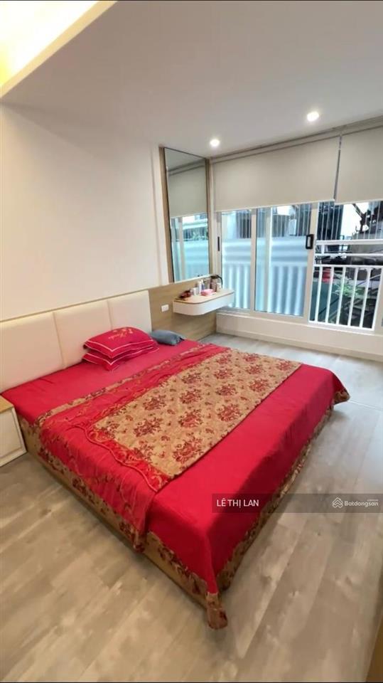 Bán nhà 4,99 tỷ tầng 2 mặt phố nguyên hồng bộ công an nam thành công 36/85m2 sổ đỏ đống đa 2 ngủ