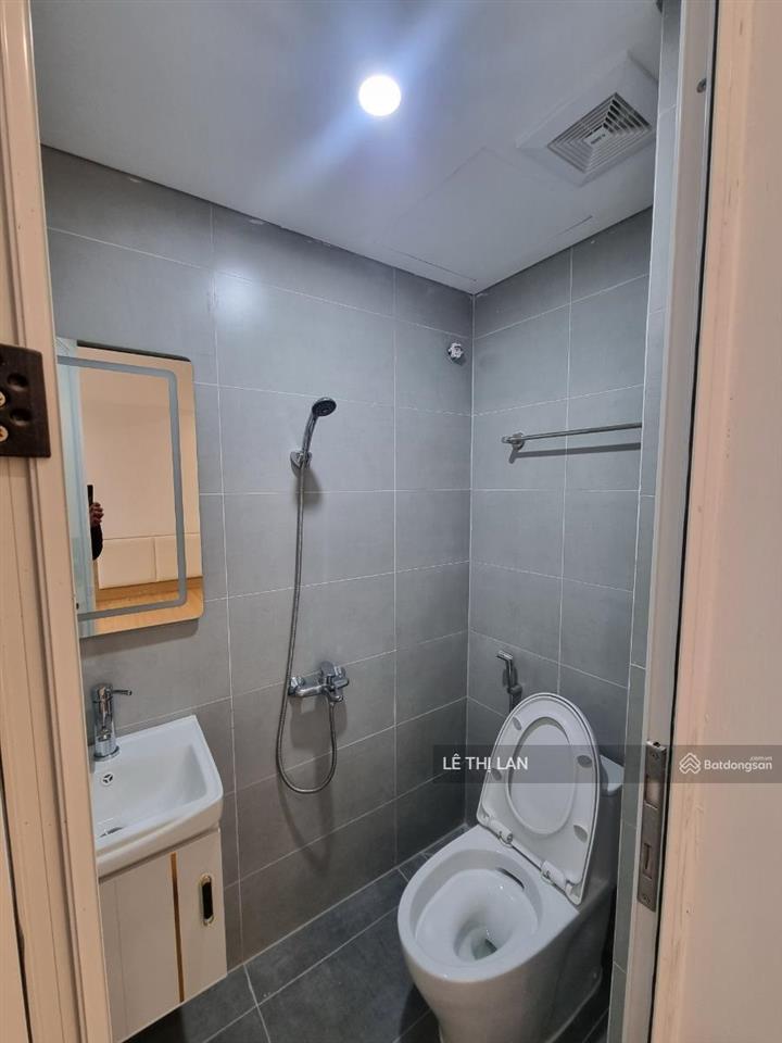Bán nhà 4,99 tỷ tầng 2 mặt phố nguyên hồng bộ công an nam thành công 36/85m2 sổ đỏ đống đa 2 ngủ