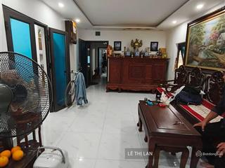 Rẻ quá,120 n2 sổ đỏ tầng 2 tập thể khu b phố vĩnh hồ giá chỉ 4,5 tỷ lô góc 3 thoáng 2ban công rộng