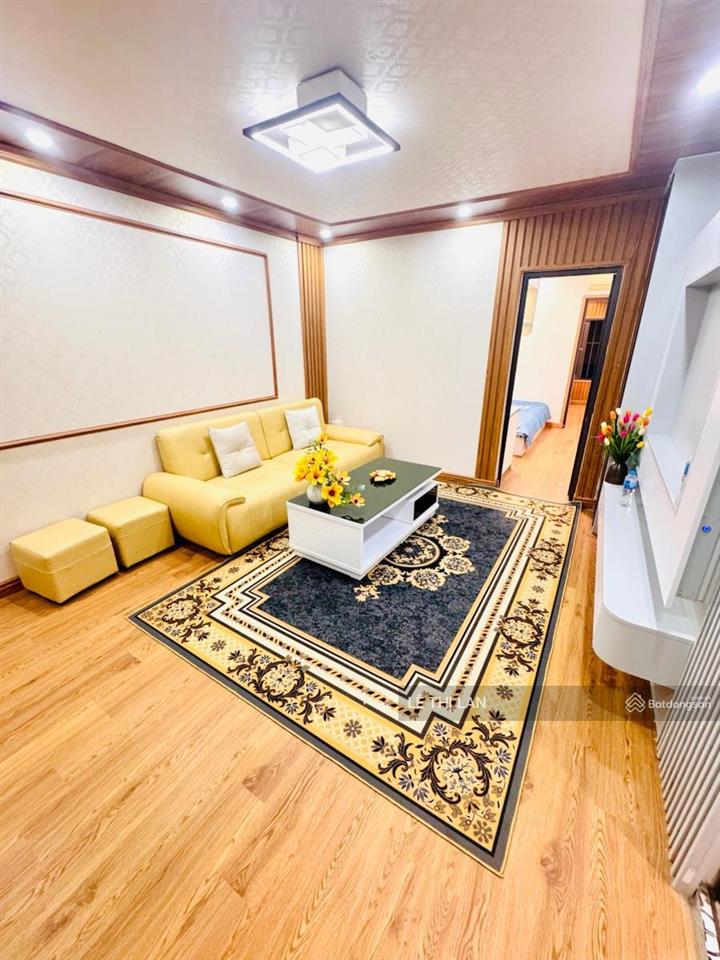 Bán nhà 4 tỷ tầng 3 tập thể phố quỳnh mai 36/80 m2 sổ đỏ hbt full 3 ngủ 2 vs ngõ thông ô tô đỗ cửa