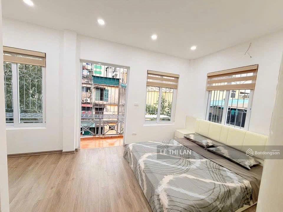 Bán nhà 4 tỷ tầng 3 tập thể phố quỳnh mai 36/80 m2 sổ đỏ hbt full 3 ngủ 2 vs ngõ thông ô tô đỗ cửa
