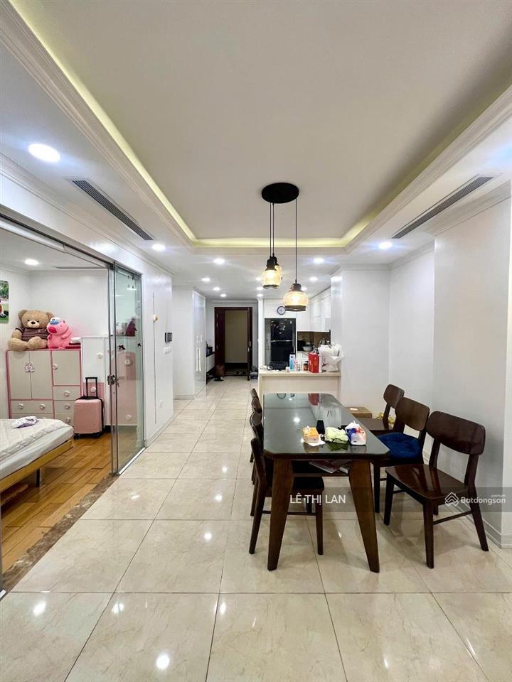 Duy nhất 80 m2 chung cư tầng đẹp phố chùa láng thang máy êm ru 2 ngủ 2 vs chỉ 7,5 tỷ sổ đỏ đống đa.