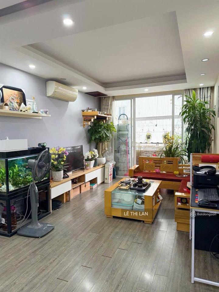 Duy nhất 80 m2 chung cư tầng đẹp phố chùa láng thang máy êm ru 2 ngủ 2 vs chỉ 7,5 tỷ sổ đỏ đống đa.