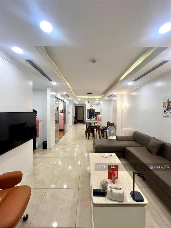 Duy nhất 80 m2 chung cư tầng đẹp phố chùa láng thang máy êm ru 2 ngủ 2 vs chỉ 7,5 tỷ sổ đỏ đống đa.