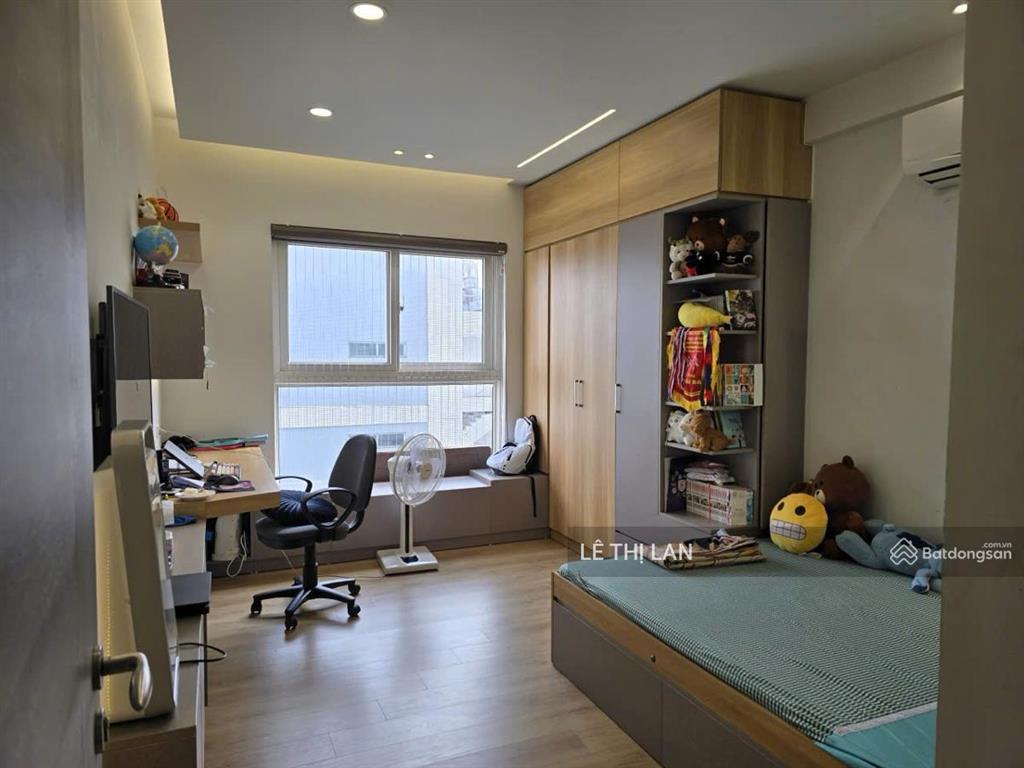 Cực thích ! căn hộ 75m2 chung cư phố 34 hoàng cầu tầng 10 nhà 3 ban công 3 ngủ 2 vs , view hồ sổ đỏ