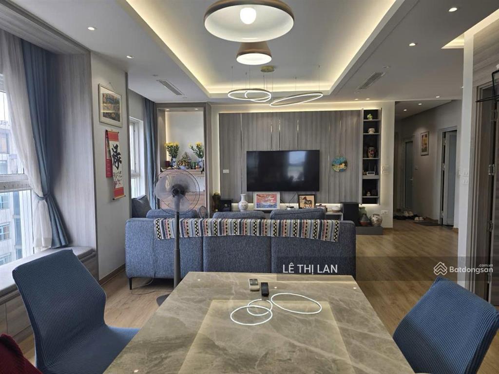 Cực thích ! căn hộ 75m2 chung cư phố 34 hoàng cầu tầng 10 nhà 3 ban công 3 ngủ 2 vs , view hồ sổ đỏ