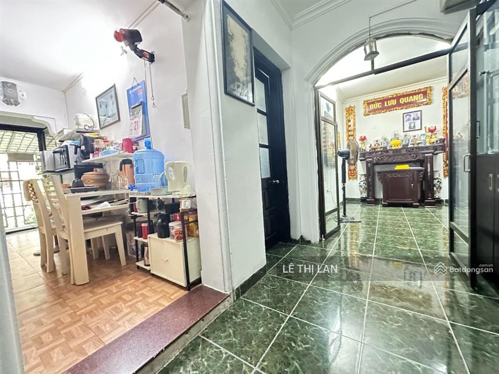 Căn hộ tập thể tầng 3 căn góc 2 thoáng sổ đỏ 130m2 phố hoàng ngọc phách giá 7 tỷ  đống đa láng hạ