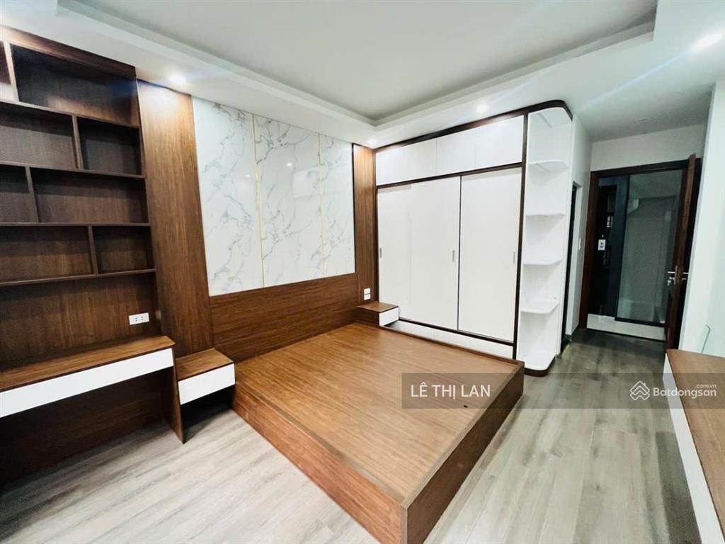 Khâm thiên 35 m2 x 6 tầng thang máy gồm 4 ngủ khép kín thoáng sáng gần phố ko quy hoạch