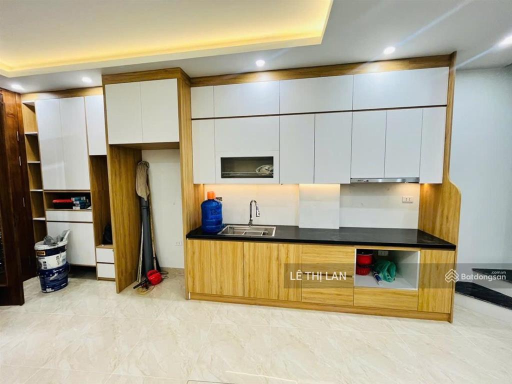 Khâm thiên 35 m2 x 6 tầng thang máy gồm 4 ngủ khép kín thoáng sáng gần phố ko quy hoạch